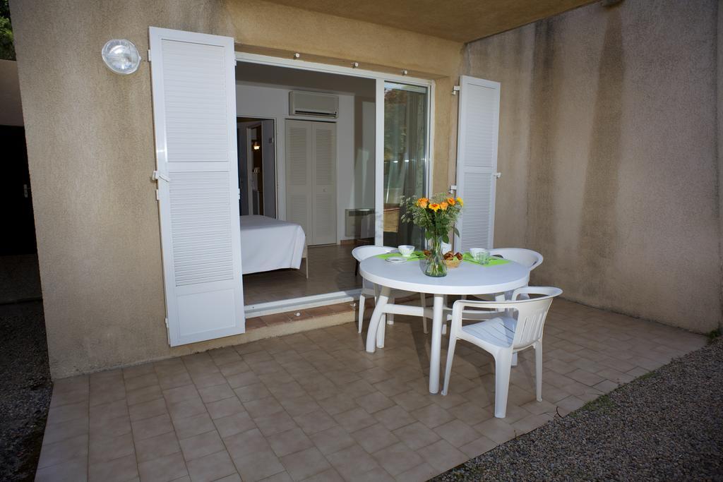 Motel Le Vieux Moulin LʼÎle-Rousse Dış mekan fotoğraf