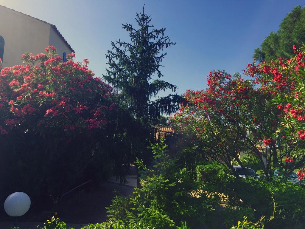 Motel Le Vieux Moulin LʼÎle-Rousse Dış mekan fotoğraf