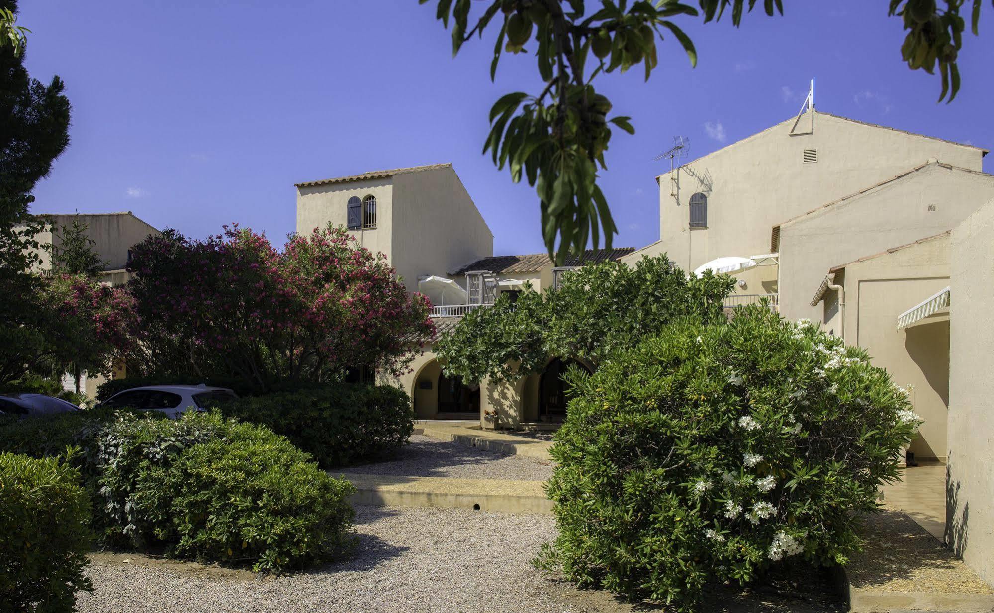 Motel Le Vieux Moulin LʼÎle-Rousse Dış mekan fotoğraf