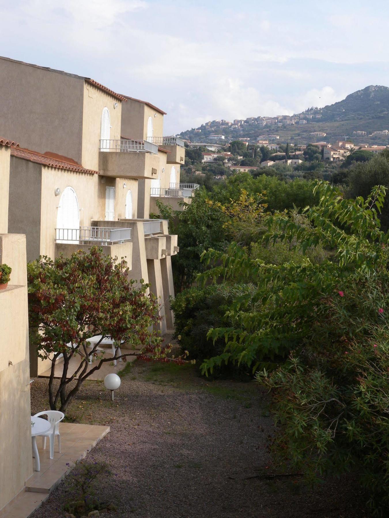 Motel Le Vieux Moulin LʼÎle-Rousse Dış mekan fotoğraf