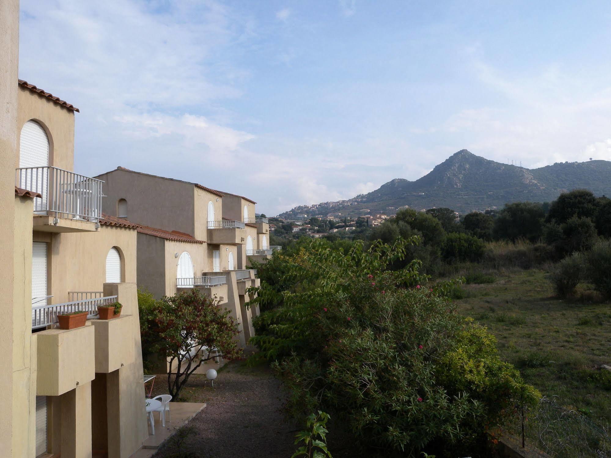 Motel Le Vieux Moulin LʼÎle-Rousse Dış mekan fotoğraf